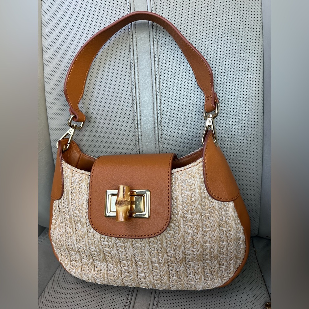 Mark & Graham faux Raffia Shoulder Bag! Tan Leather, Bamboo Latch & Gold Accent! - Picture 9 of 14
